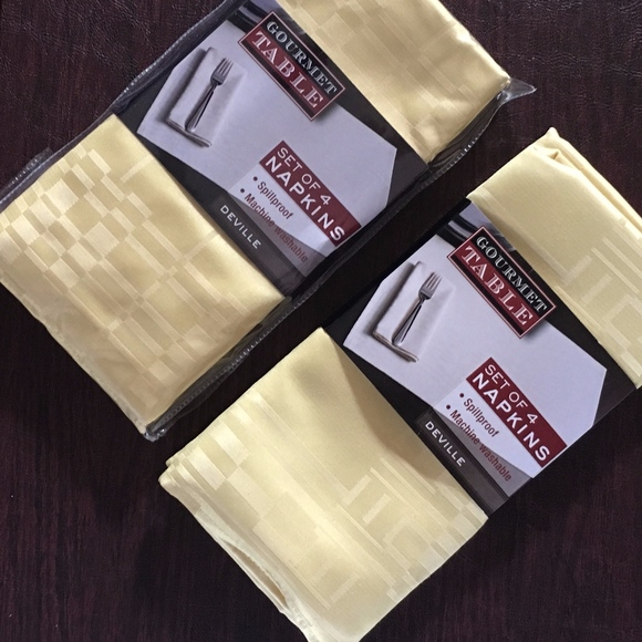 NEW IN PACKAGE Cloth Table Napkins - 2 sets of 4 - Picture 2 of 5